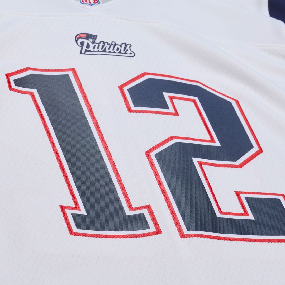 New England Patriots Tom Brady Mitchell & Ness White 2000 Legacy Replica Jersey product image 4, provided for visual