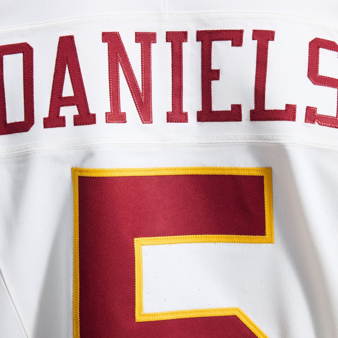 Washington Commanders Jayden Daniels Nike White Alternate 2 Super Bowl Era Vapor F.U.S.E. Elite Jersey product image 12,
