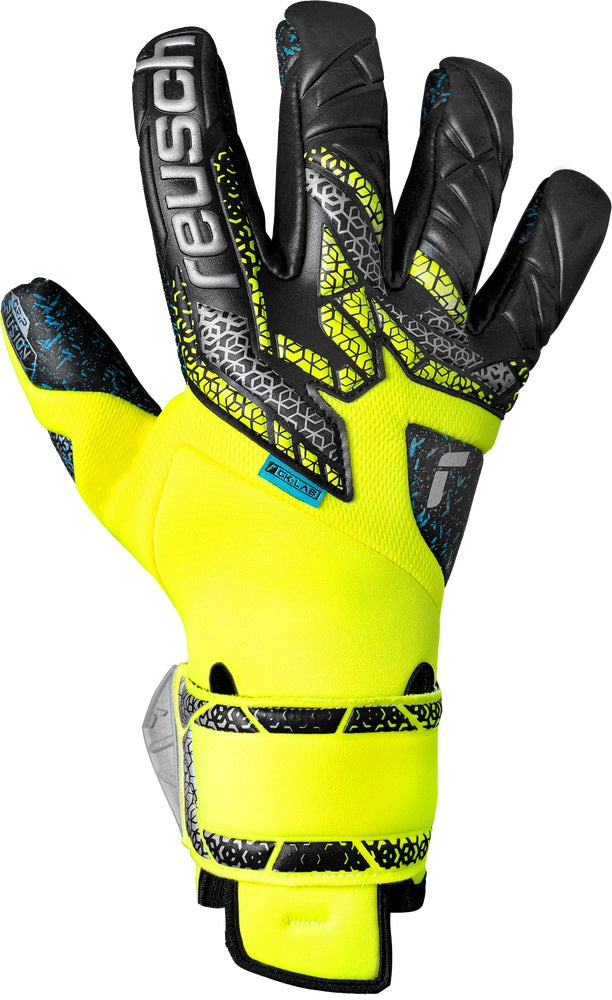 REUSCH Attrakt Fusion Guardian Goalkeeper Gloves - 5570985 2025 product image 2, provided for visual reference and product