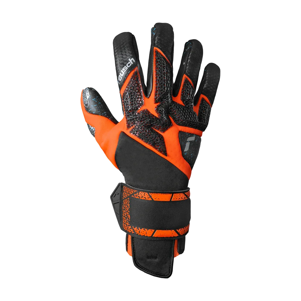 REUSCH Attrakt Fusion Carbon 3D Goalkeeper Gloves - 5570998 7784 product image 2, provided for visual reference and product