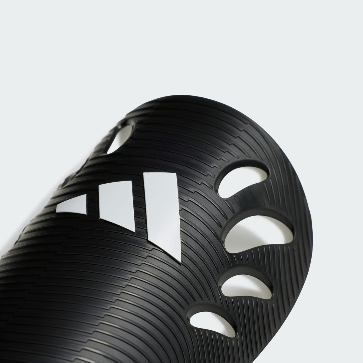 Adidas Flex Shin Guard KF4904 product image 2, provided for visual reference and product detail review