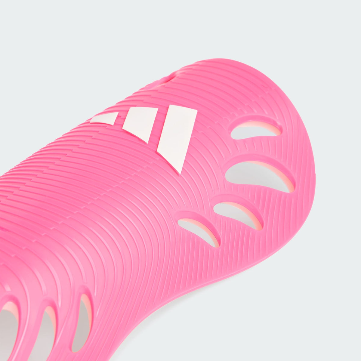 Adidas Flex Shin Guard KV3212 product image 2, provided for visual reference and product detail review