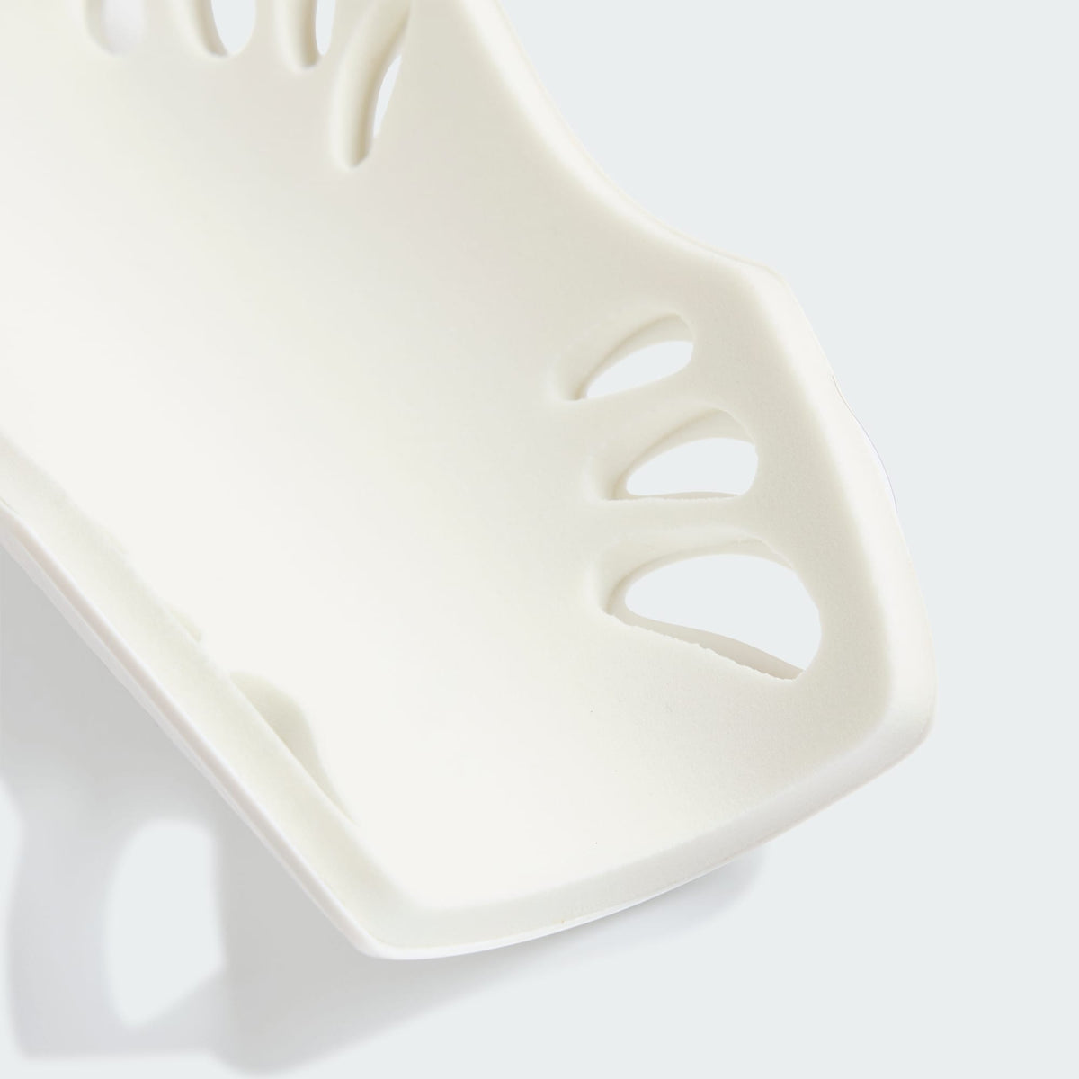 Adidas Flex Shin Guard KF4903 product image 3, provided for visual reference and product detail review