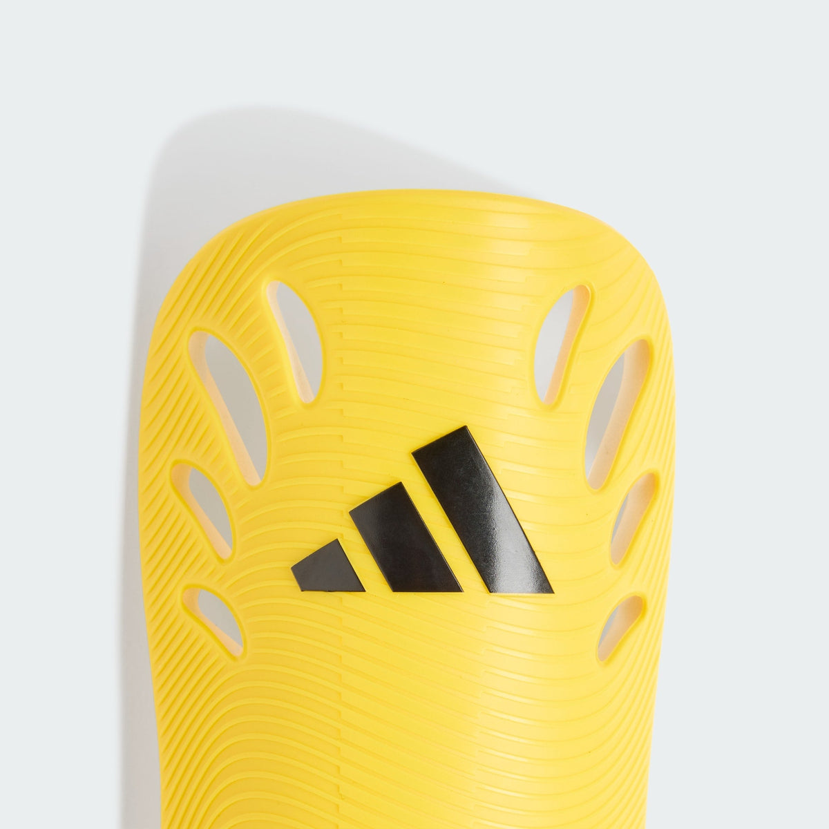 Adidas Flex Shin Guard KV3206 product image 2, provided for visual reference and product detail review