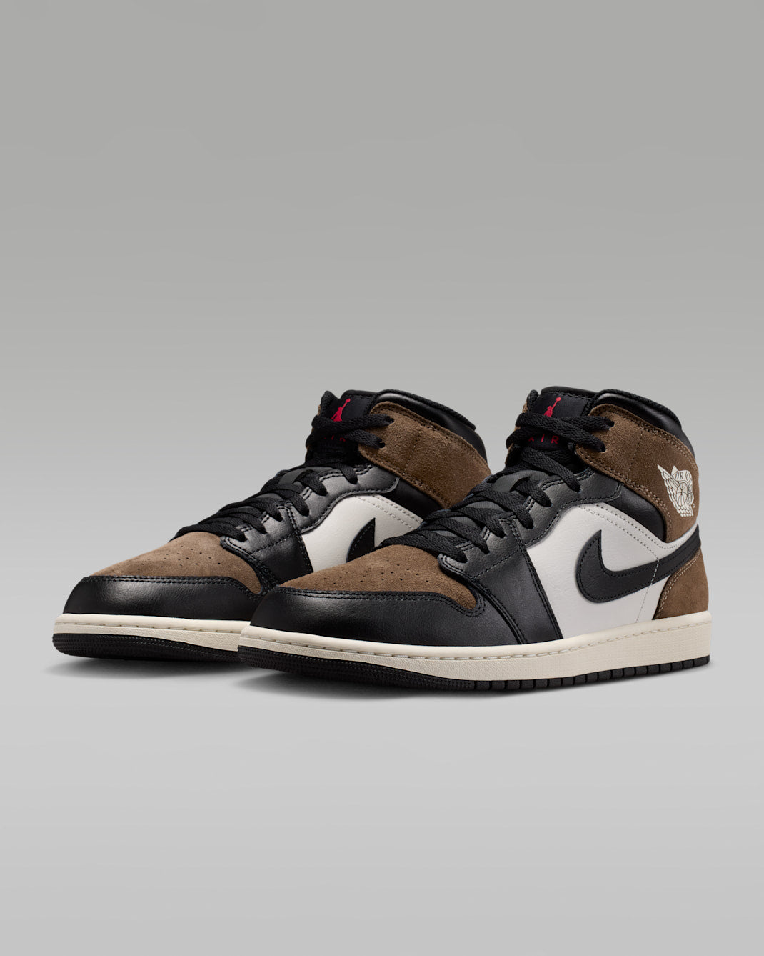 Nike Air Jordan 1 Mid DQ8426 007 product image 1, provided for visual reference and product detail review
