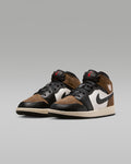 Nike Junior Air Jordan 1 Mid GS DQ8423 007 product image 1, provided for visual reference and product detail review