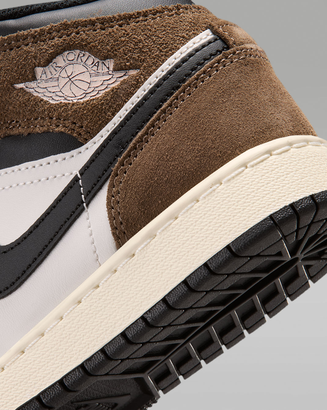 Nike Junior Air Jordan 1 Mid GS DQ8423 007 product image 8, provided for visual reference and product detail review