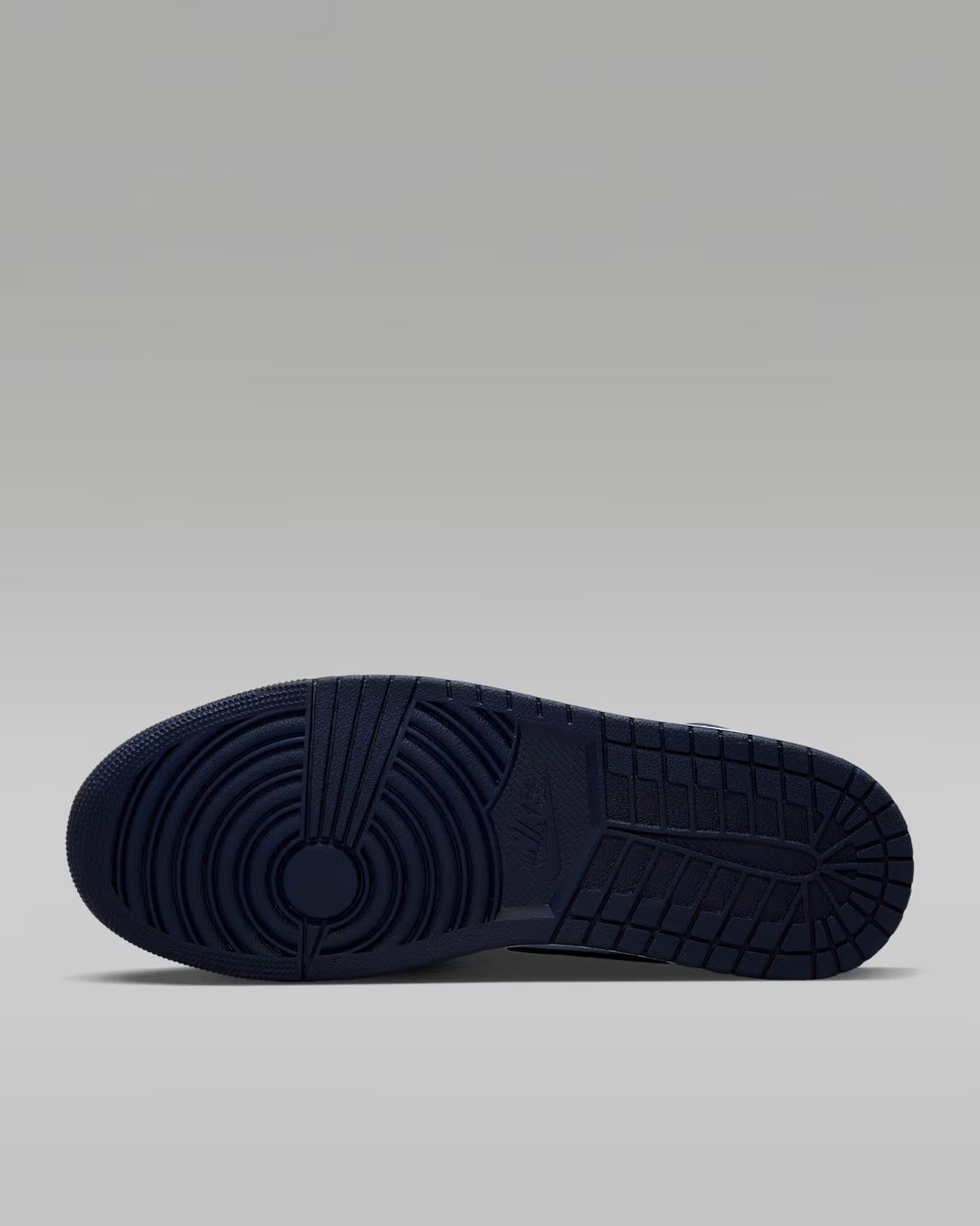 Nike Air Jordan 1 Mid IV6046 400 product image 2, provided for visual reference and product detail review