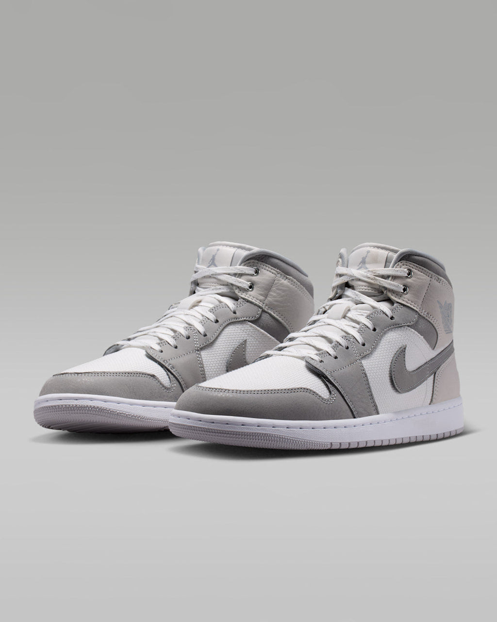 Nike Air Jordan 1 Mid SE IO2050 100 product image 1, provided for visual reference and product detail review