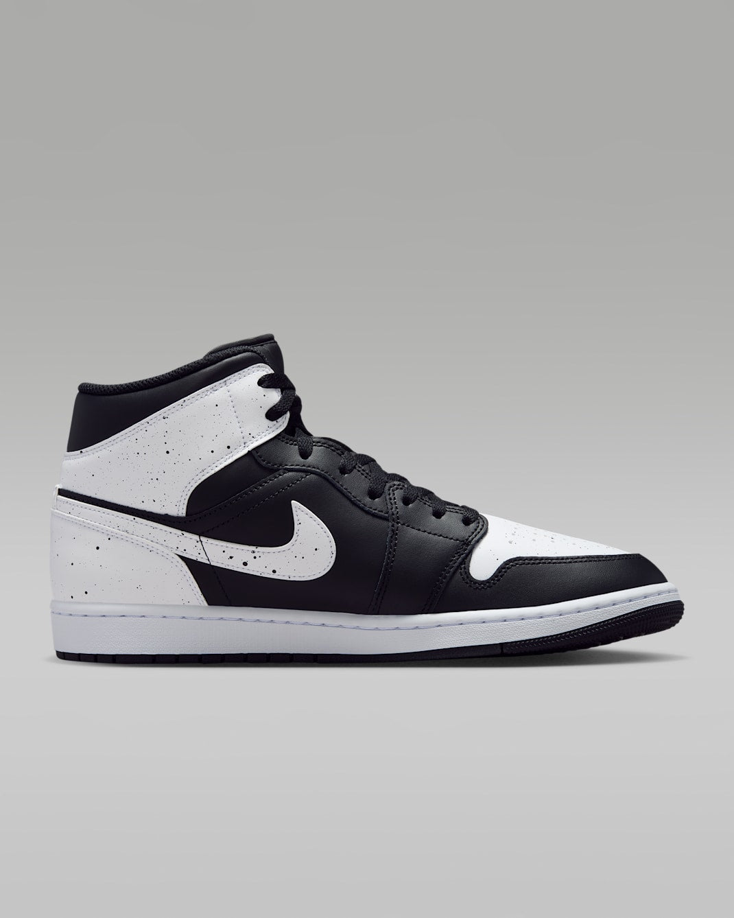 Nike Air Jordan 1 Mid SE IX3525 010 product image 3, provided for visual reference and product detail review