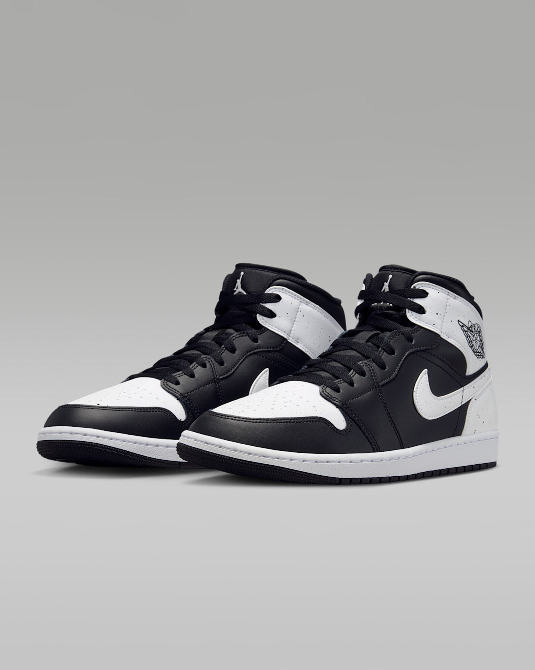 Nike Air Jordan 1 Mid SE IX3525 010 product image 1, provided for visual reference and product detail review