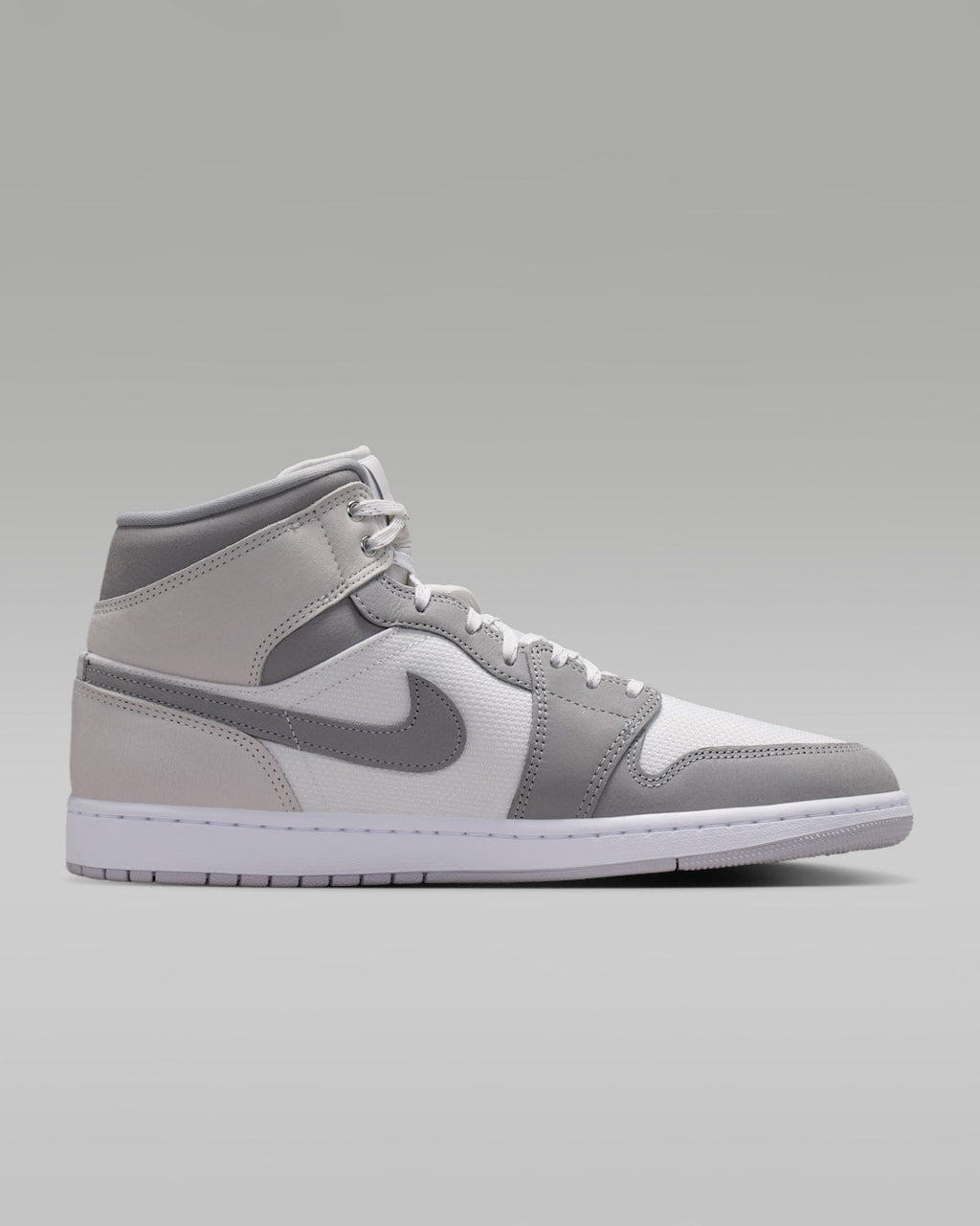 Nike Air Jordan 1 Mid SE IO2050 100 product image 3, provided for visual reference and product detail review