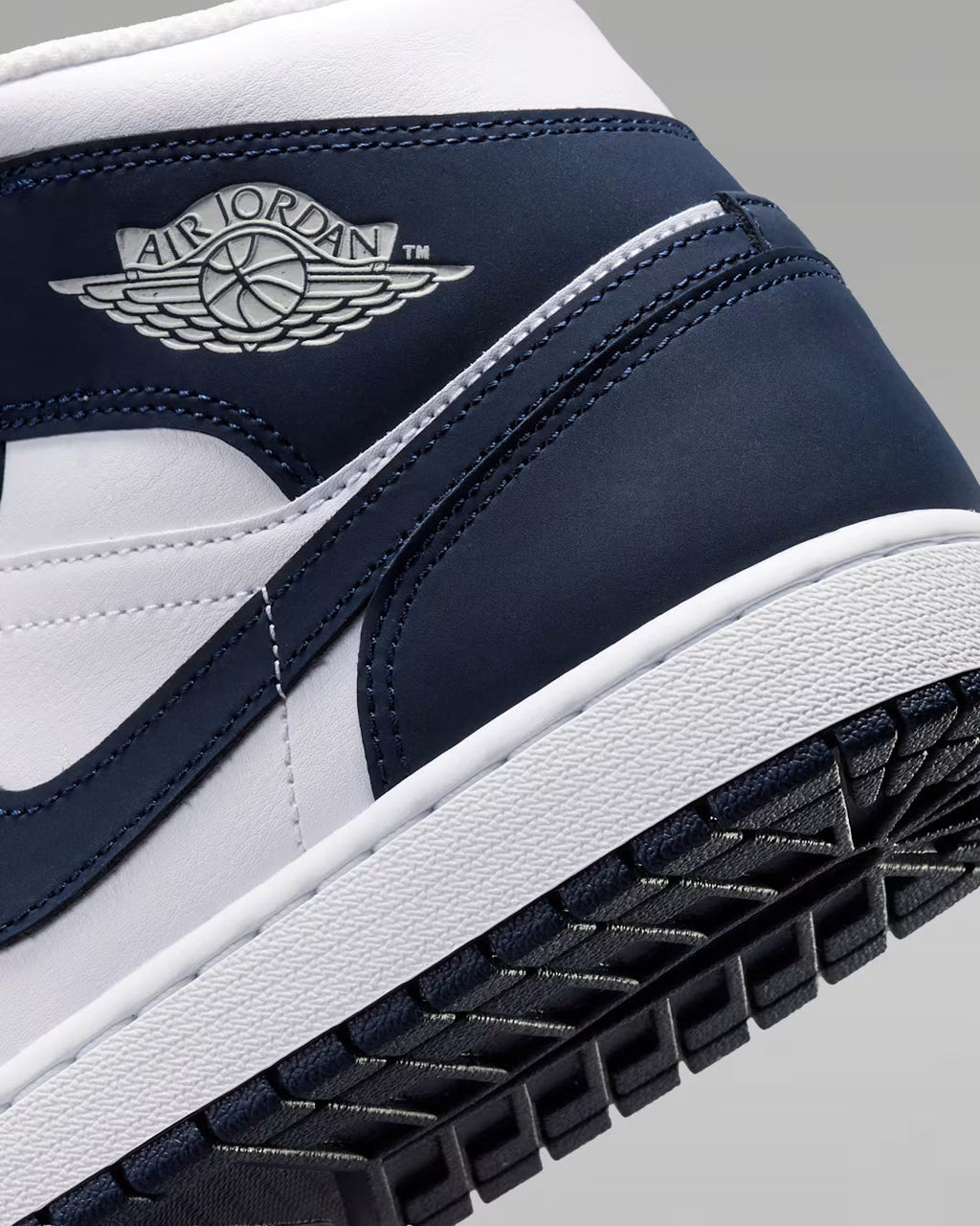 Nike Air Jordan 1 Mid IV6046 400 product image 8, provided for visual reference and product detail review