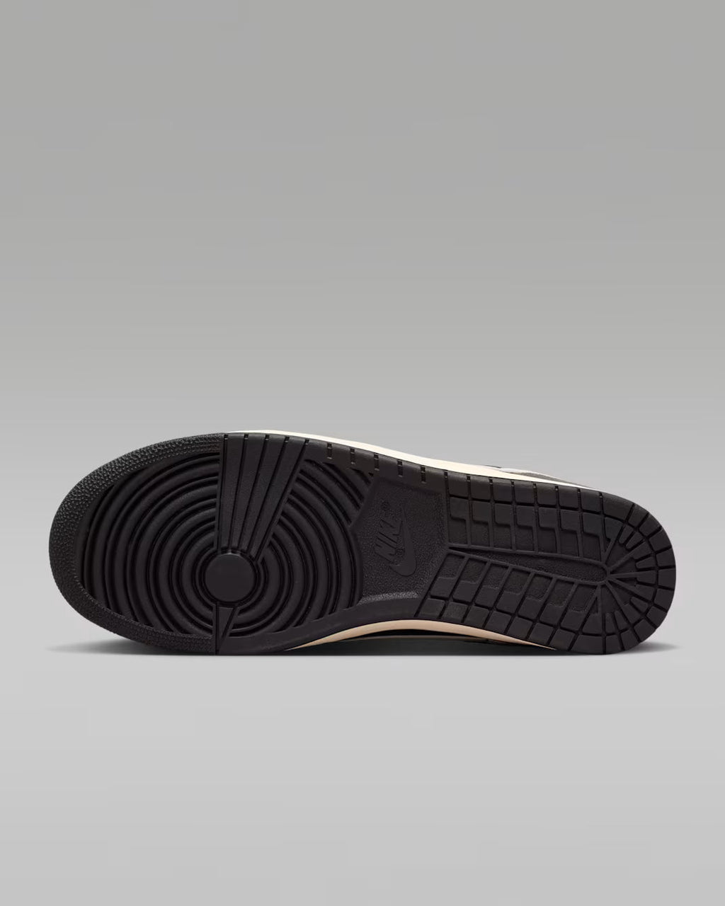 Nike Air Jordan Skyline Low LE IQ6425 001 product image 2, provided for visual reference and product detail review