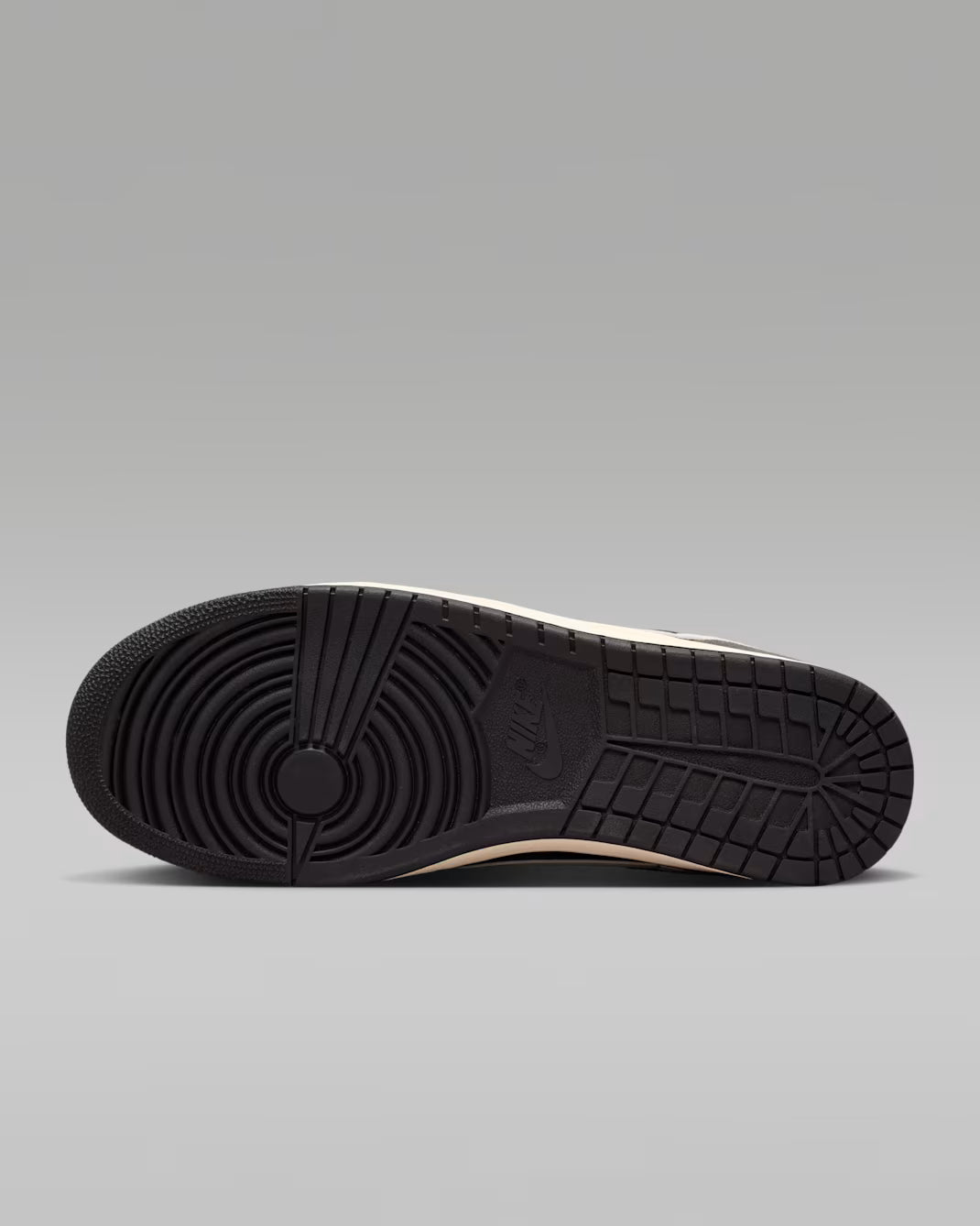 Nike Air Jordan Skyline Low LE IQ6425 001 product image 2, provided for visual reference and product detail review