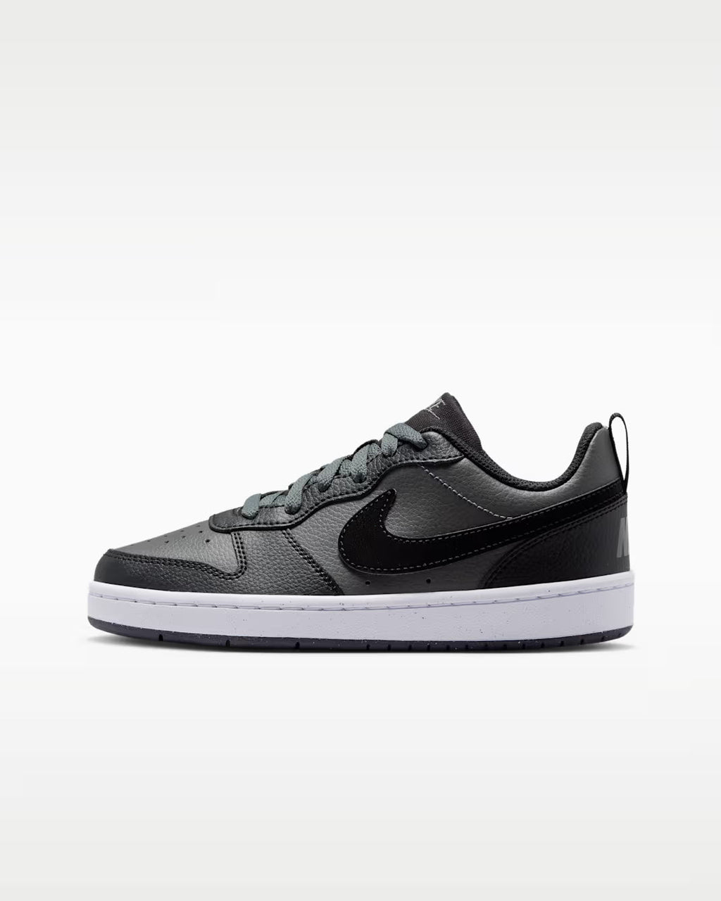 Nike Kids Court Borough Low BTS IO1661 001 product image 1, provided for visual reference and product detail review