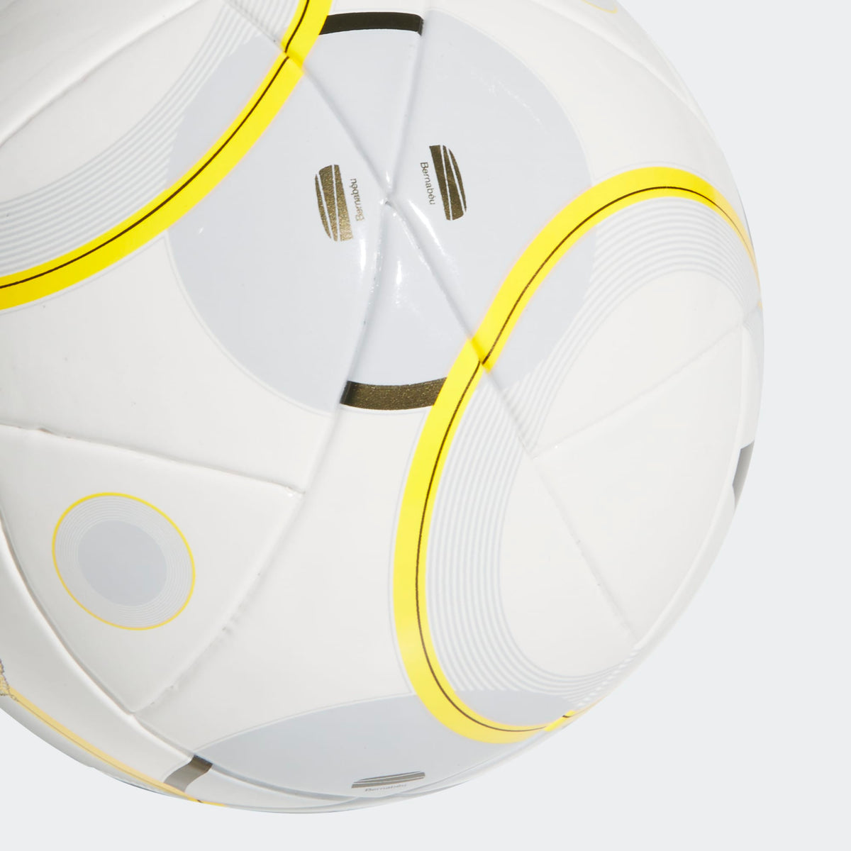 ADIDAS Real Madrid Home Mini Ball - JN7358 product image 4, provided for visual reference and product detail review