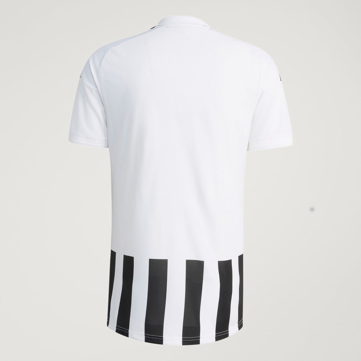 Adidas 26/27 Juventus Home Authentic JSY KC2282 product image 2, provided for visual reference and product detail review