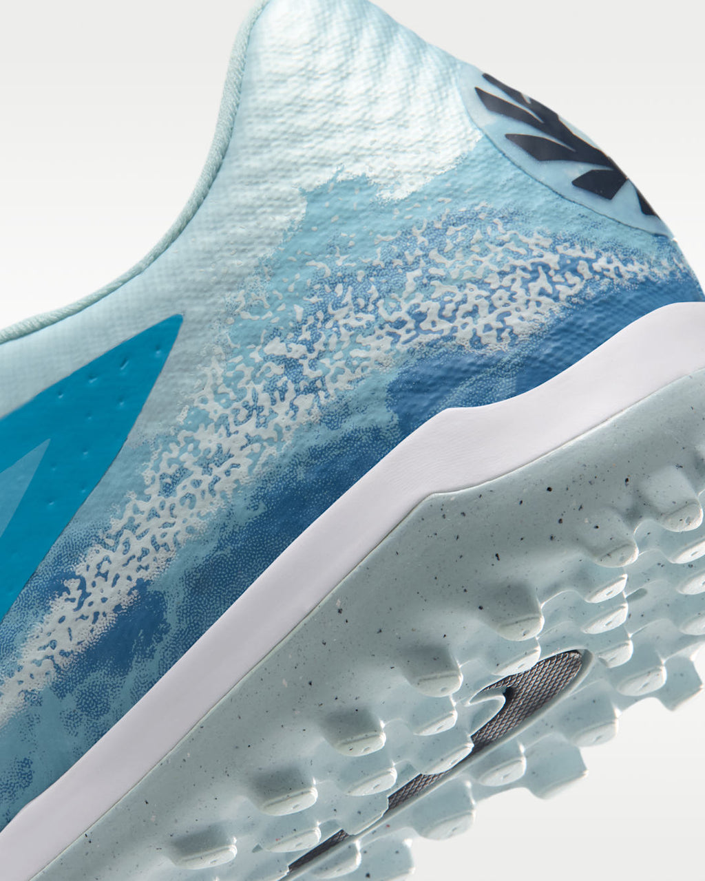 Nike Phantom 6 Low Academy Turf IQ6396 401 product image 8, provided for visual reference and product detail review