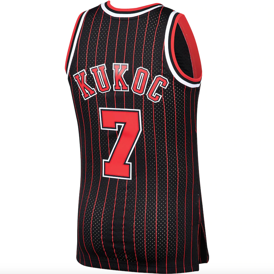 Chicago Bulls Toni Kukoc Mitchell & Ness Black 1995-96 Hardwood Classics Swingman Player Jersey for Men product image 3,