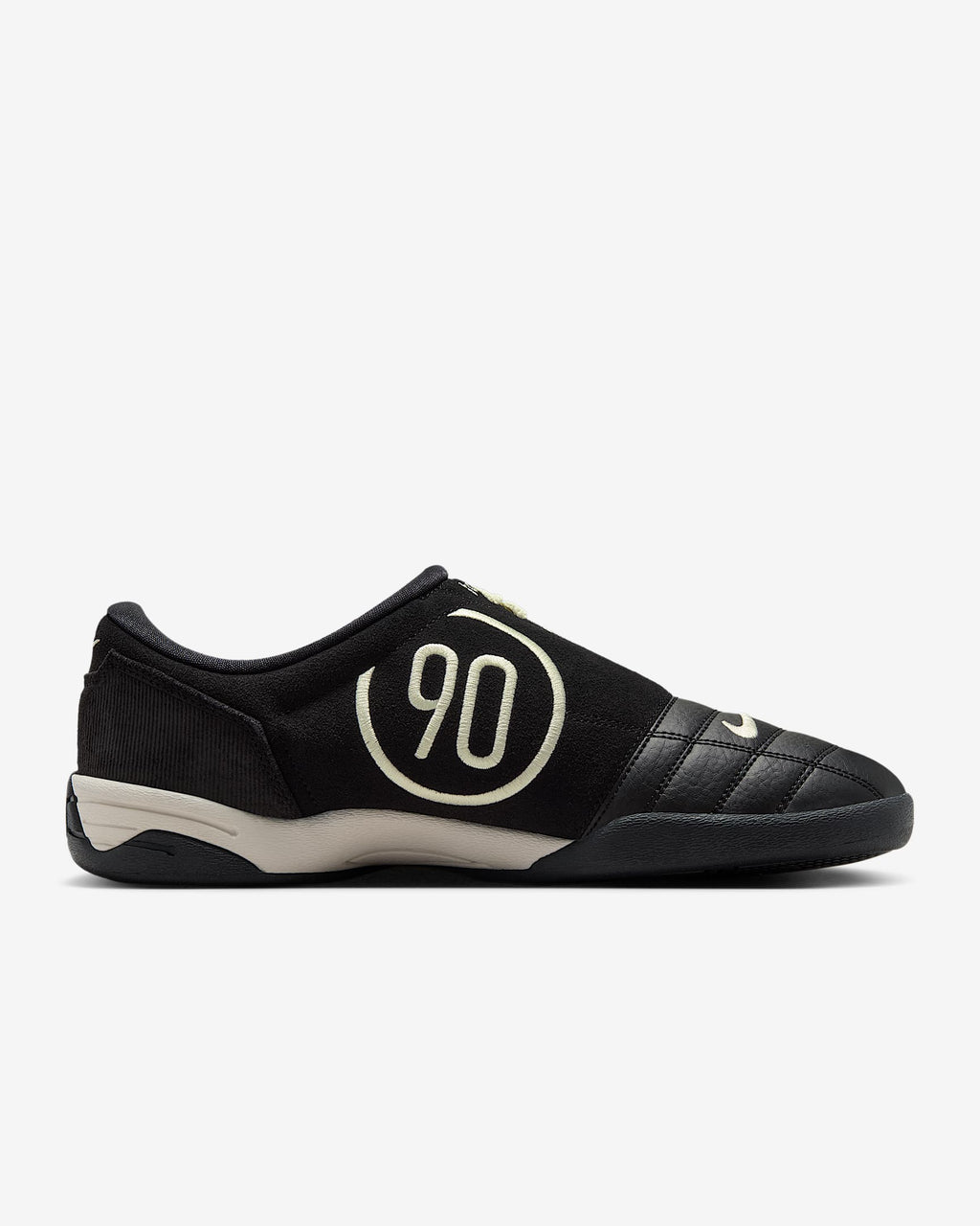 NIKE Total90 IC - IO2083 010 product image 3, provided for visual reference and product detail review