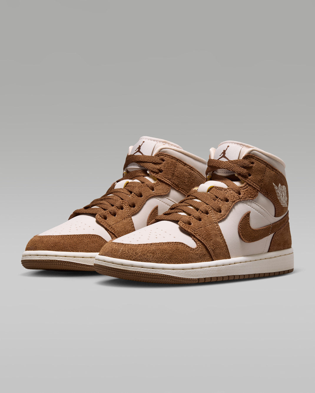 Nike Woman's Air Jordan 1 Mid BQ6472 203 product image 1, provided for visual reference and product detail review