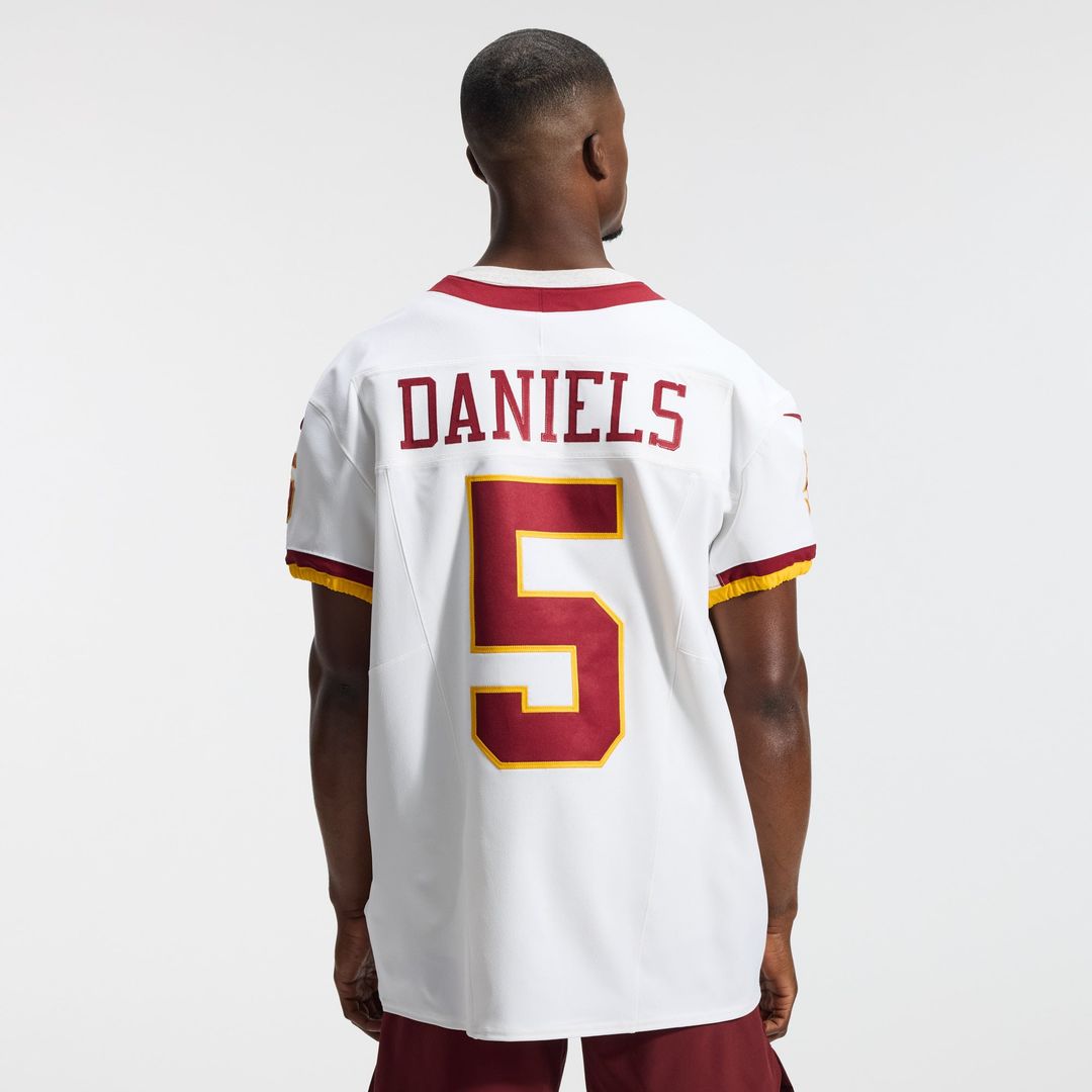 Washington Commanders Jayden Daniels Nike White Alternate 2 Super Bowl Era Vapor F.U.S.E. Elite Jersey product image 3,