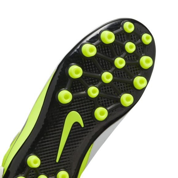 NIKE Jr Phantom Luna 2 Academy AG - FJ2605 003 product image 5, provided for visual reference and product detail review